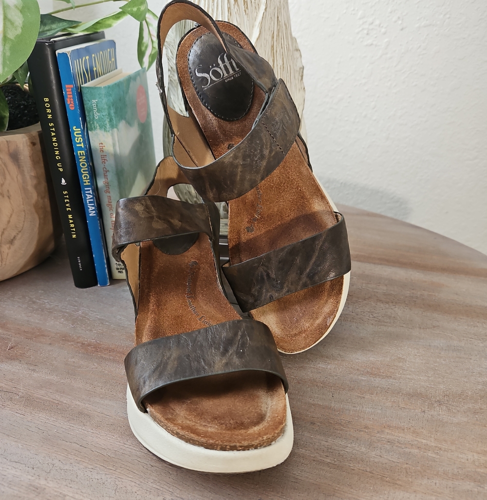 S8fft Womens Camo Leather Comfort Wedge Sandals